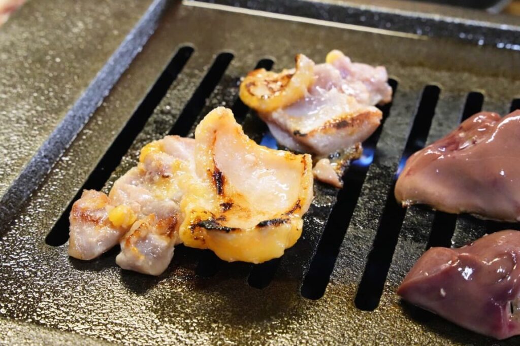 コケコッコー共和国「山の駅よって亭」で平飼い鶏焼き肉を食べてきた話【レビュー】 1 e382b3e382b1e382b3e38383e382b3e383bce585b1e5928ce59bbde3808ce5b1b1e381aee9a785e38288e381a3e381a6e4baade3808de381a7e5b9b3e9a3bce38184