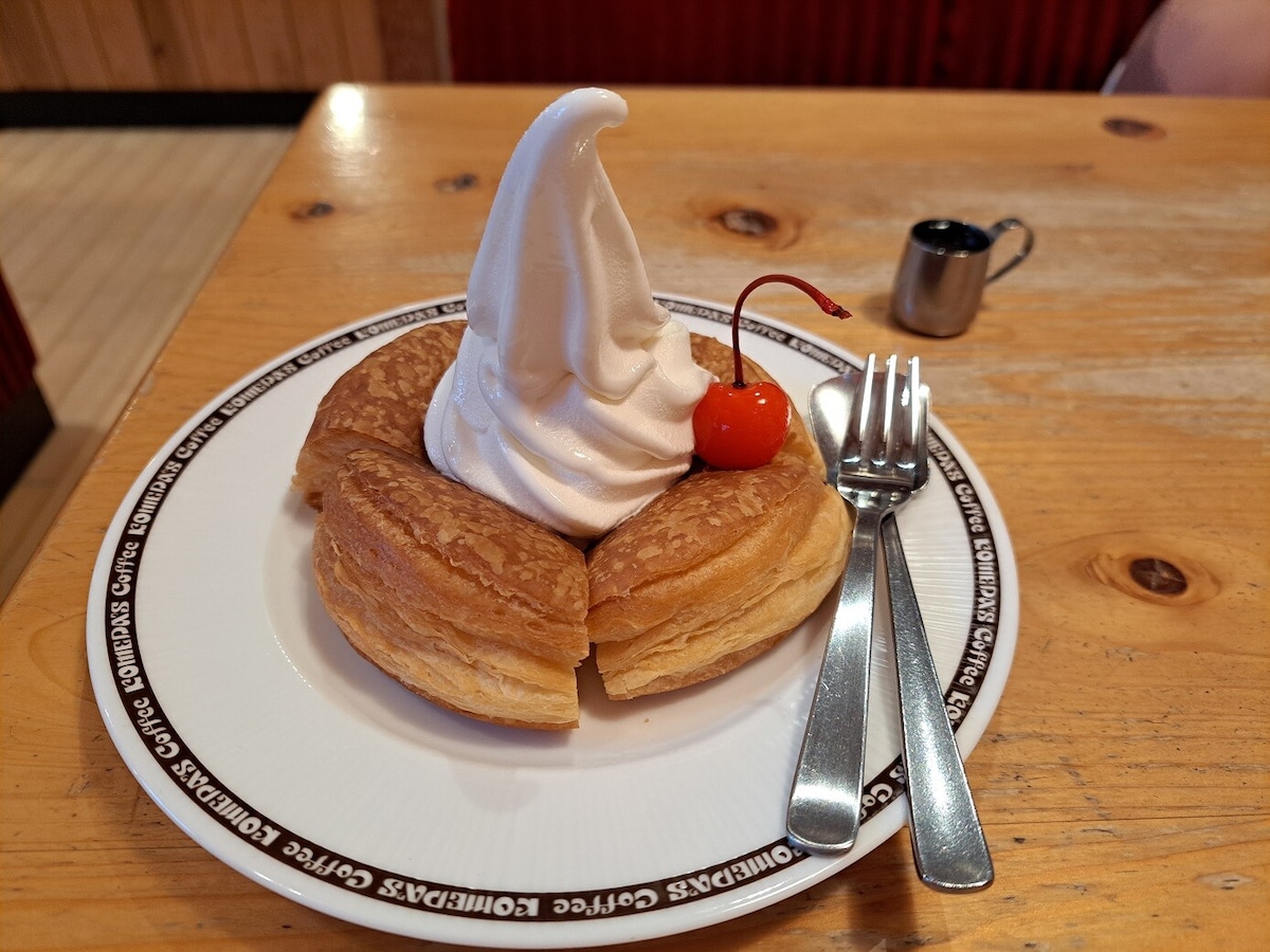 コメダ珈琲店でミニシロノワールを食べてきたら名前の由来が書いてあった 15 orig 20221003 165823